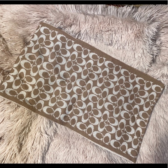 Coach Signature Wool Scarf, NWT - Picture 1 of 3
